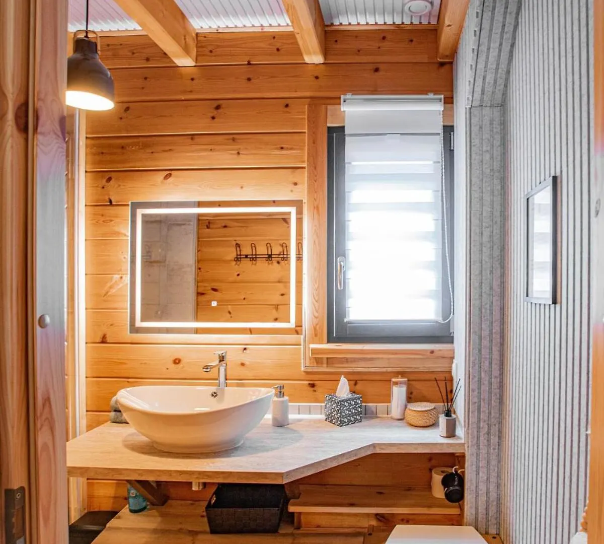 Apartamento Ambiance Bois & Charme Proche Lyon Saint-Genis-les-Ollières